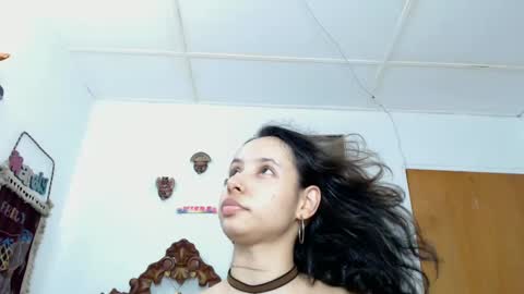 kiaralenon online show from 10.05.25