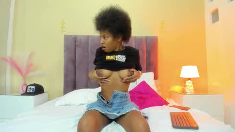 Snapshot of kiarasimons_ chatting on 01.10.26 Sara Palacios online show from 01.10.26