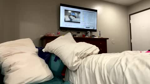 HunneysPlayRoom online show from 11.03.25