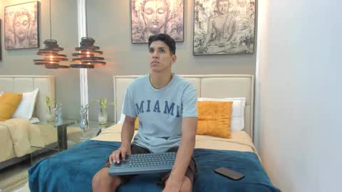 Snapshot of kieran_derek chatting on 11.01.25 Kieran Derek online show from 11.01.25