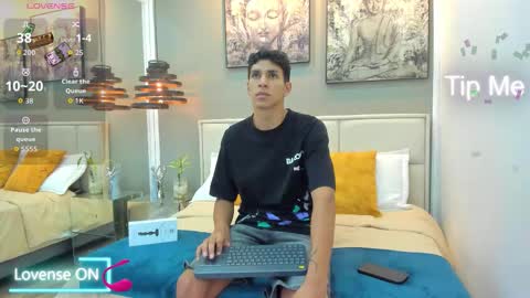 Snapshot of kieran_derek chatting on 11.07.25 Kieran Derek online show from 11.07.25