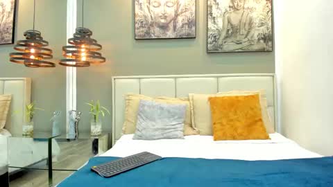 Snapshot of kieran_derek chatting on 12.15.25 Kieran Derek online show from 12.15.25