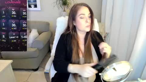 Kiera Reines online show from 12.22.24