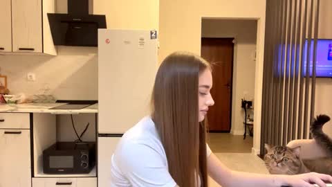 Hey theremy name is Sofi  online show from 12.04.25