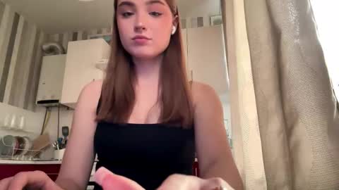 Ola my name is Lissa  Lets hit 10 Thumbs Up together   online show from 03.09.26