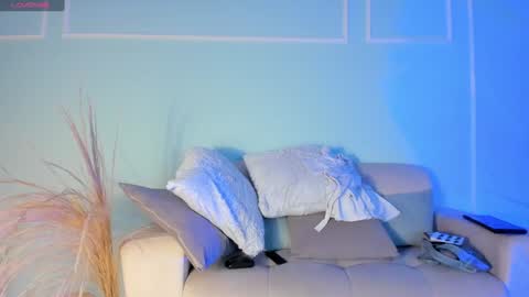 Snapshot of kiiimthompson chatting on 01.15.25 Kim Thompson online show from 01.15.25