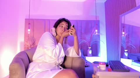 Snapshot of kiiimthompson chatting on 03.09.25 Kim Thompson online show from 03.09.25