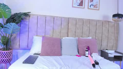 kira monroe online show from 02.21.26