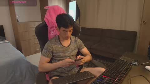 Snapshot of kikeruiz_19 chatting on 03.25.26 kikeruiz 19 online show from 03.25.26