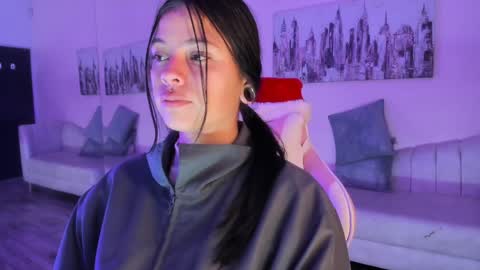 kIKI online show from 12.31.24