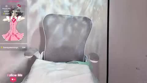 Snapshot of kiki_loveu chatting on 12.22.24 kiki_loveu online show from 12.22.24