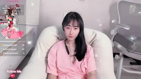 Snapshot of kiki_loveu chatting on 12.31.24 kiki_loveu online show from 12.31.24