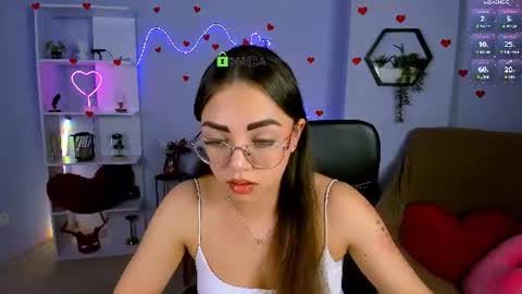 kiki_swan online show from 06.11.26