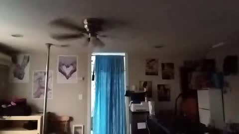 kikilovespartylights online show from 01.17.25