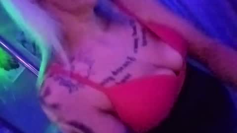 kikilovespartylights online show from 03.11.25