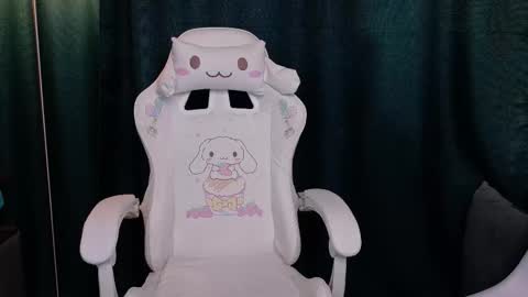 Snapshot of kikimoor chatting on 10.11.25 Kiki online show from 10.11.25