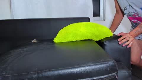 kikio_yu online show from 12.12.24