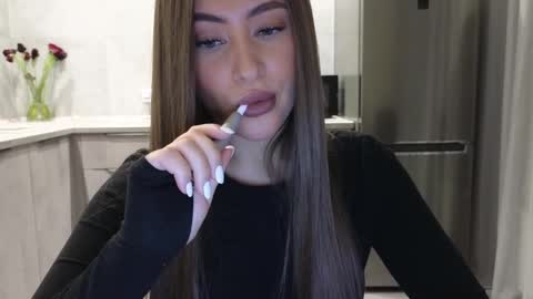 EvaAnna online show from 02.20.25