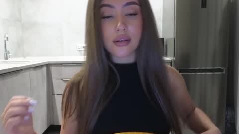 EvaAnna online show from 02.25.25