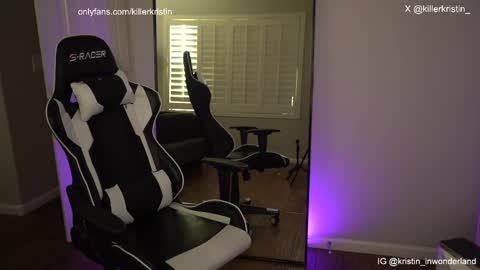 Snapshot of killerkristin_ chatting on 02.16.25 Kristin online show from 02.16.25