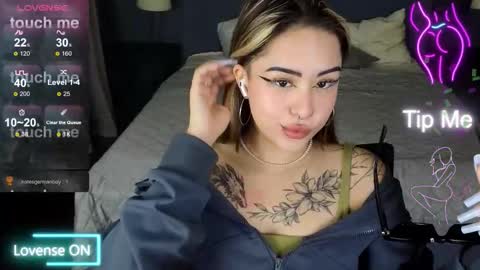 Kim online show from 11.30.25