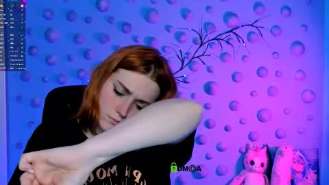 Snapshot of kim_classy chatting on 12.23.25 kim_classy online show from 12.23.25