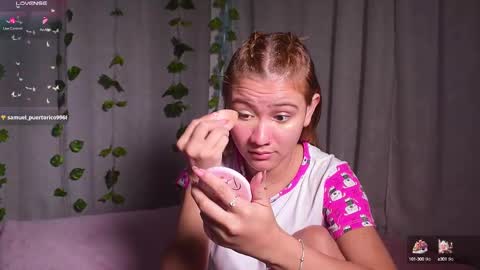 Snapshot of kim_dolls1823 chatting on 12.26.24 ISABELLA 3 online show from 12.26.24