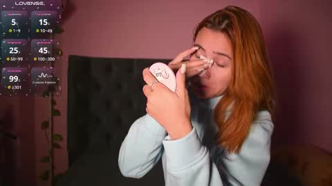 Snapshot of kim_dolls1823 chatting on 02.26.25 ISABELLA 3 online show from 02.26.25