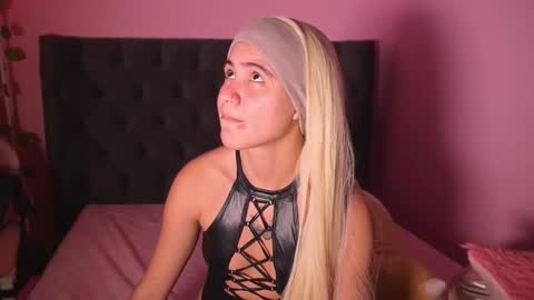 Snapshot of kim_dolls1823 chatting on 09.28.25 ISABELLA 3 online show from 09.28.25