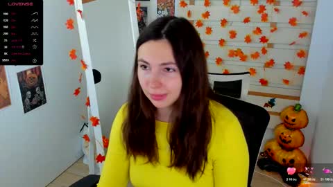 Snapshot of kim_go chatting on 11.17.25 Kim online show from 11.17.25