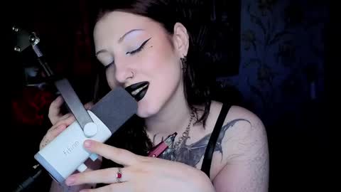 Hi Im Kimberly but u can call me Kim. Turn on ur sound i love to talk and moan online show from 05.12.26