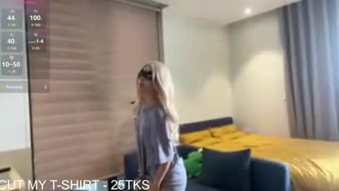 Kim online show from 10.19.25