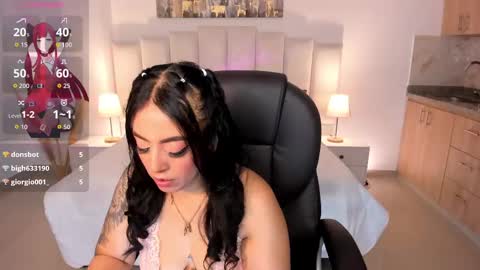 Snapshot of kim_thompson_ chatting on 10.25.25 kim online show from 10.25.25