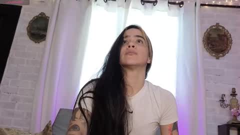 Kim  Yuk online show from 12.21.25