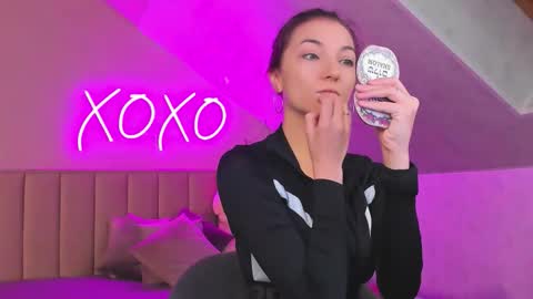 Snapshot of kimberlly_smith chatting on 11.08.25 kimberlly_smith online show from 11.08.25