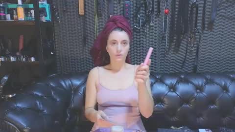  KIMBERLY SWAN  online show from 01.30.25