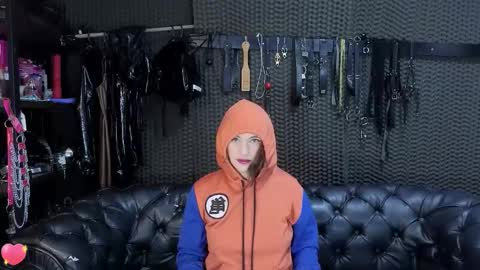  KIMBERLY SWAN  online show from 10.19.25