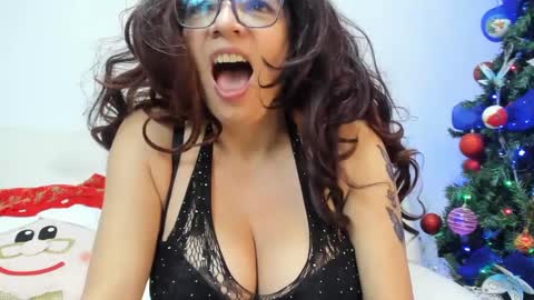 Snapshot of kimberlybirdhot chatting on 12.21.24 Kimberly online show from 12.21.24