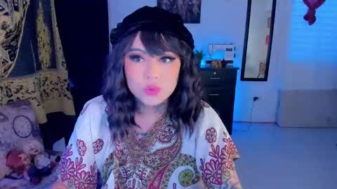 Kimberly Polizzi     online show from 09.24.25