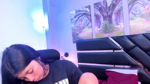 Kimberly Villalobos online show from 03.06.25