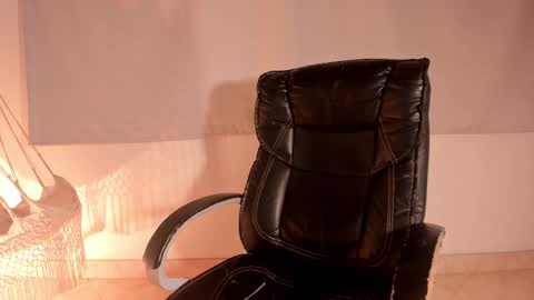 Snapshot of kimblair_ chatting on 03.02.25 Kim online show from 03.02.25