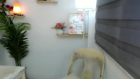 Snapshot of kimbratx chatting on 09.30.25 kimbratx online show from 09.30.25