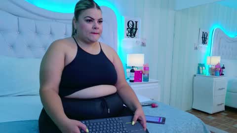 Snapshot of kimbrookss chatting on 11.13.25 KimBrooks online show from 11.13.25