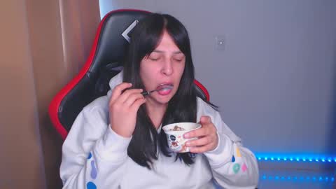 Kim 3 online show from 01.22.25