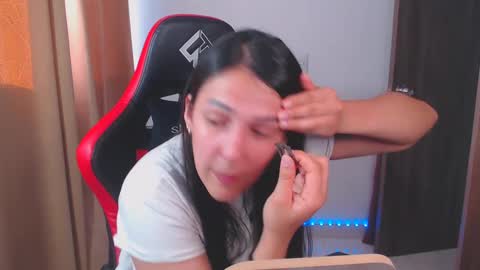 Kim 3 online show from 01.25.25