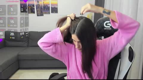 kimi_ivy online show from 10.31.25