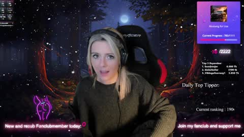 Snapshot of kimilee22 chatting on 12.17.24 Wolfs Girl online show from 12.17.24