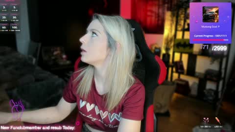 Snapshot of kimilee22 chatting on 02.03.25 Wolfs Girl online show from 02.03.25