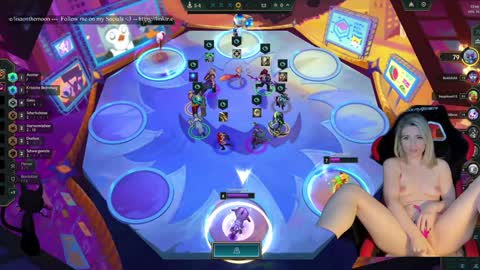 Snapshot of kimilee22 chatting on 10.05.25 Wolfs Girl online show from 10.05.25