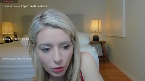 Snapshot of kimilee22 chatting on 11.15.25 Wolfs Girl online show from 11.15.25